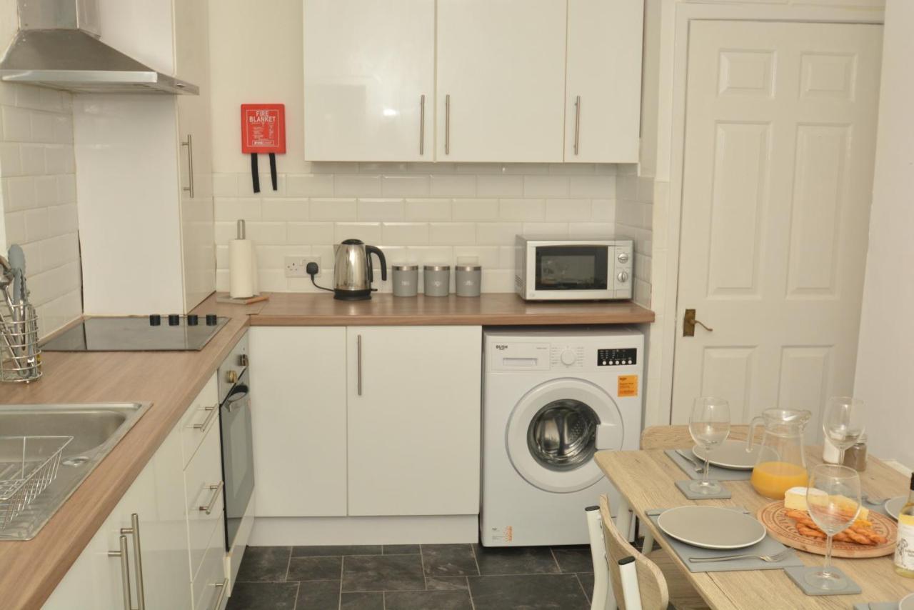 Spacious And Homely 2 Bedroom Flat - Suitelivin Gateshead Exterior photo