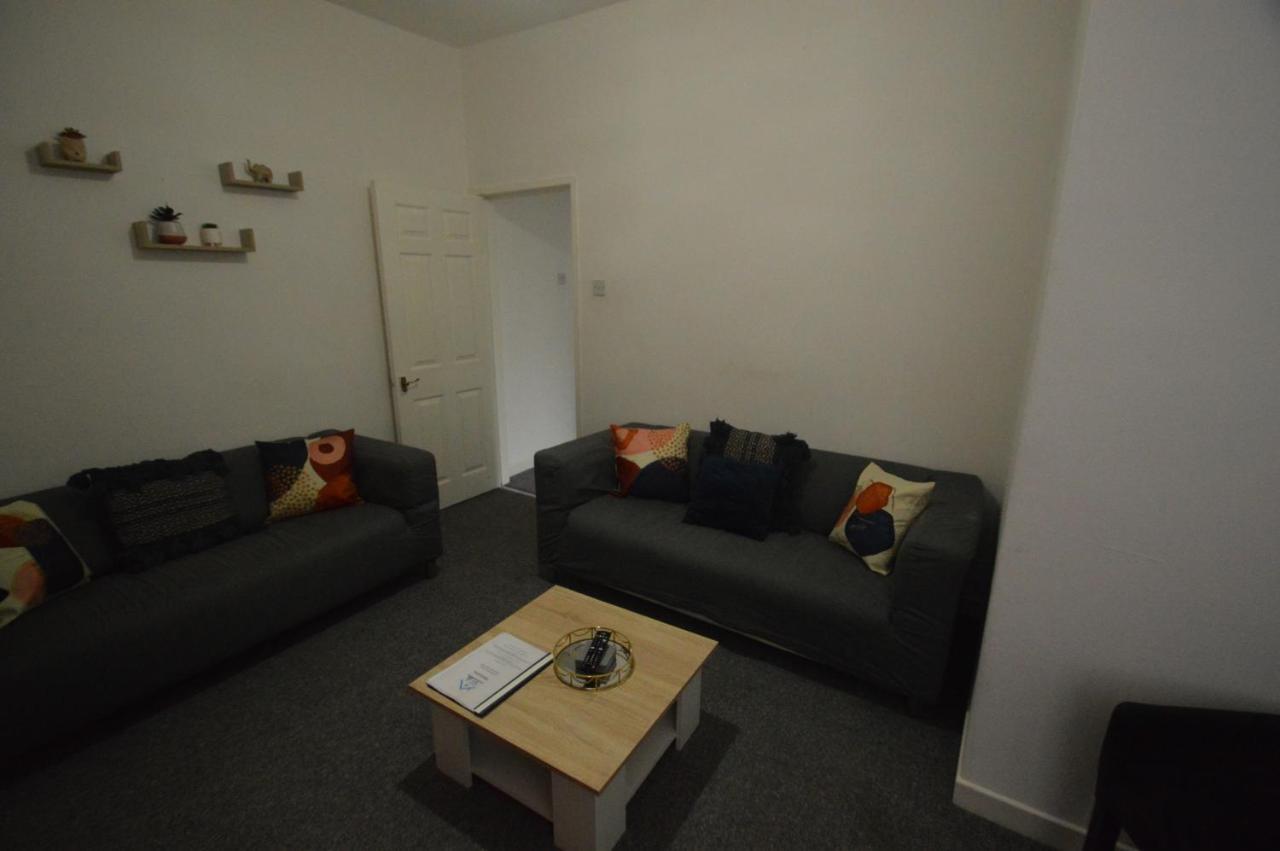 Spacious And Homely 2 Bedroom Flat - Suitelivin Gateshead Exterior photo